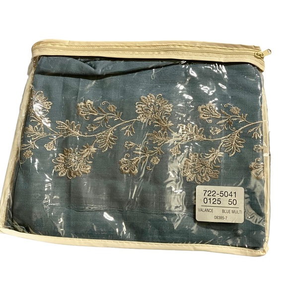 Linden Street NWT JCP Home Valance - Picture 2 of 4